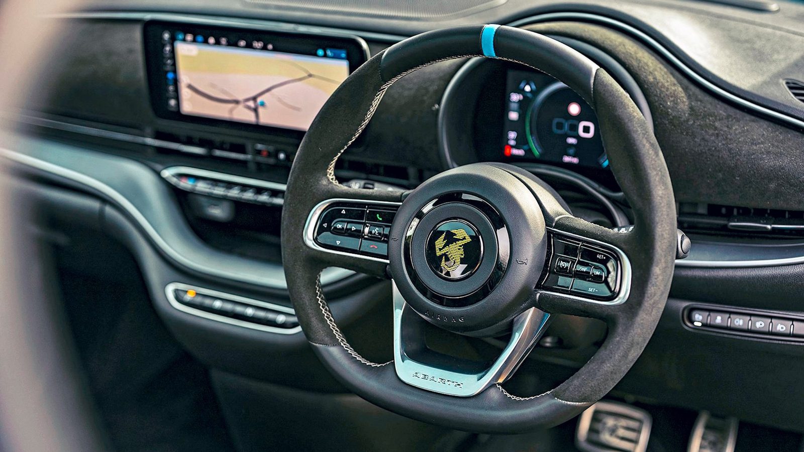 Abarth 500e 2023 — интерьер, detail, рынок Global / EV Query only