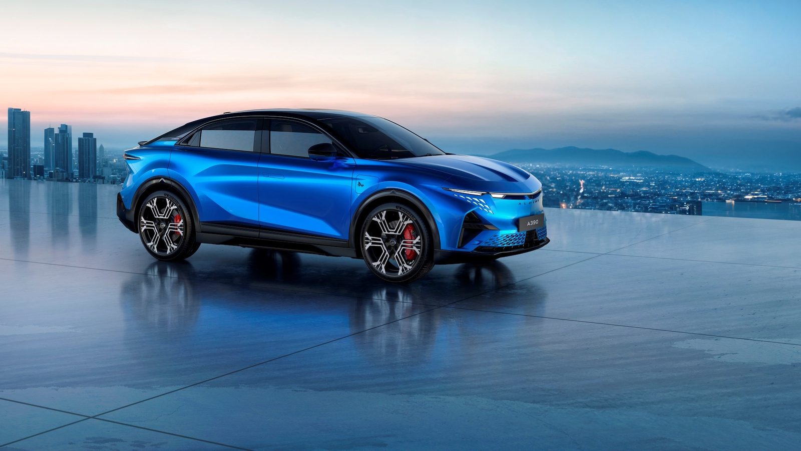 Alpine A390 2025 — главное фото модели, экстерьер, вид спереди 3/4, рынок Global / EV Query only
