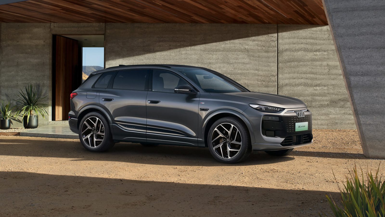 Audi Q6L e-tron China 2025 — экстерьер, вид сбоку, рынок China