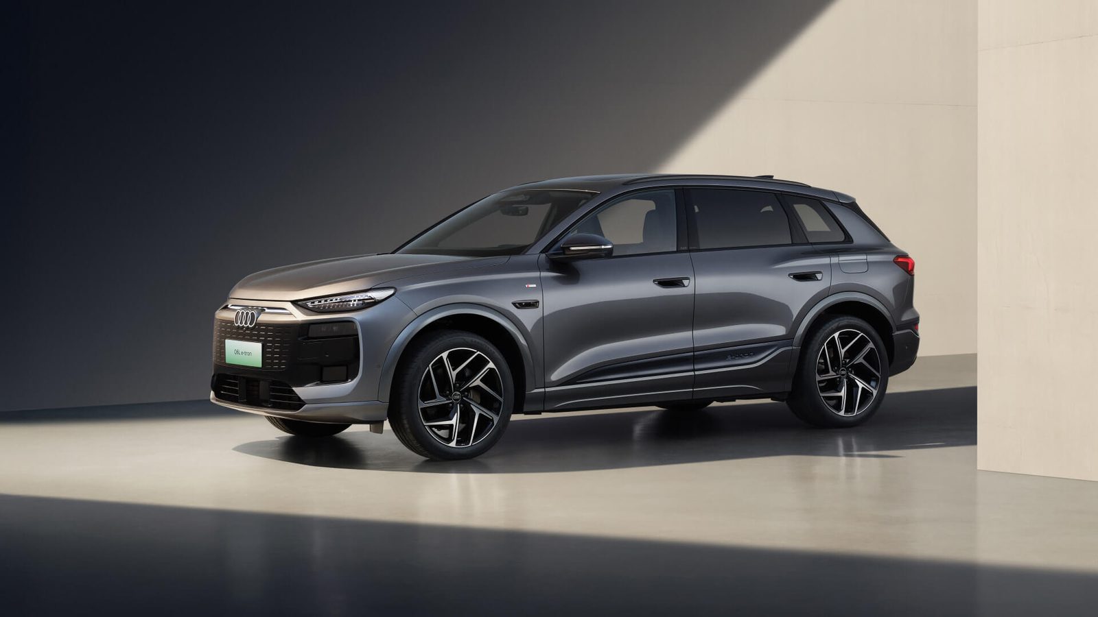 Audi Q6L e-tron China 2025 — экстерьер, вид сбоку, рынок China