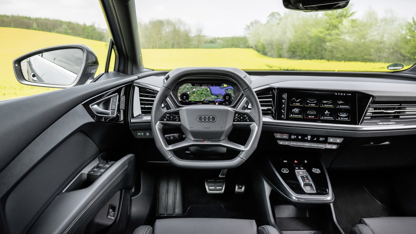 Audi Q4 e-tron Global 2021 — главное фото модели, интерьер, передняя панель, рынок Global / EV Query only