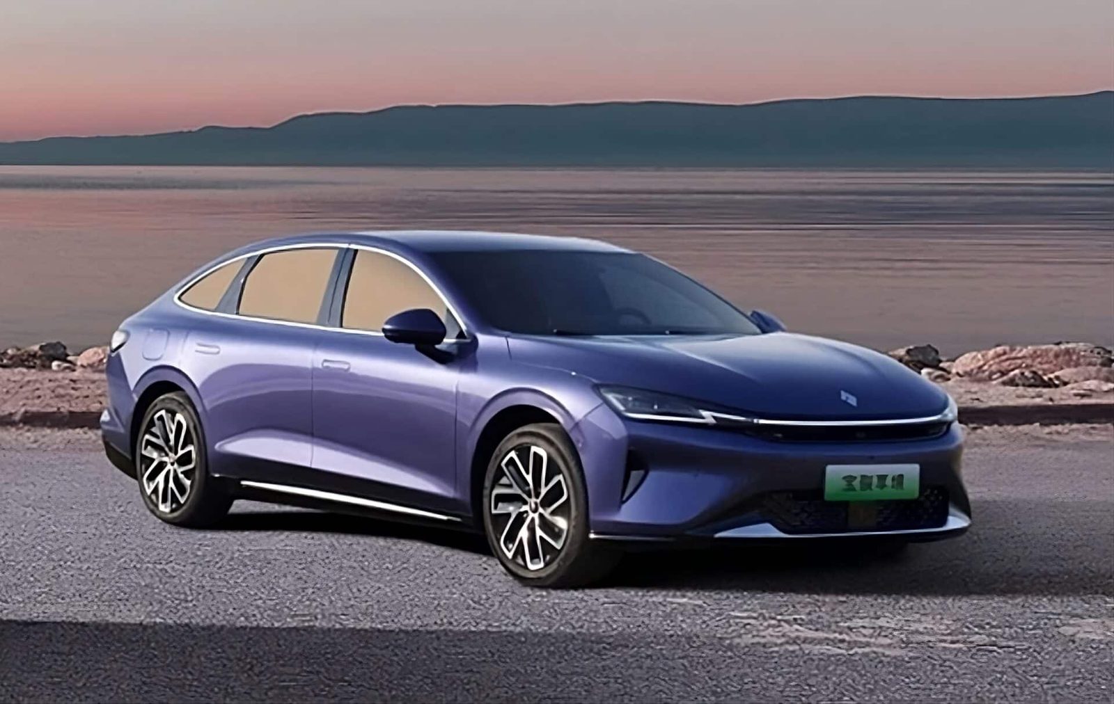 Baojun Xiangjing EV 2025 — главное фото модели, экстерьер, вид спереди 3/4, рынок internal_mvp