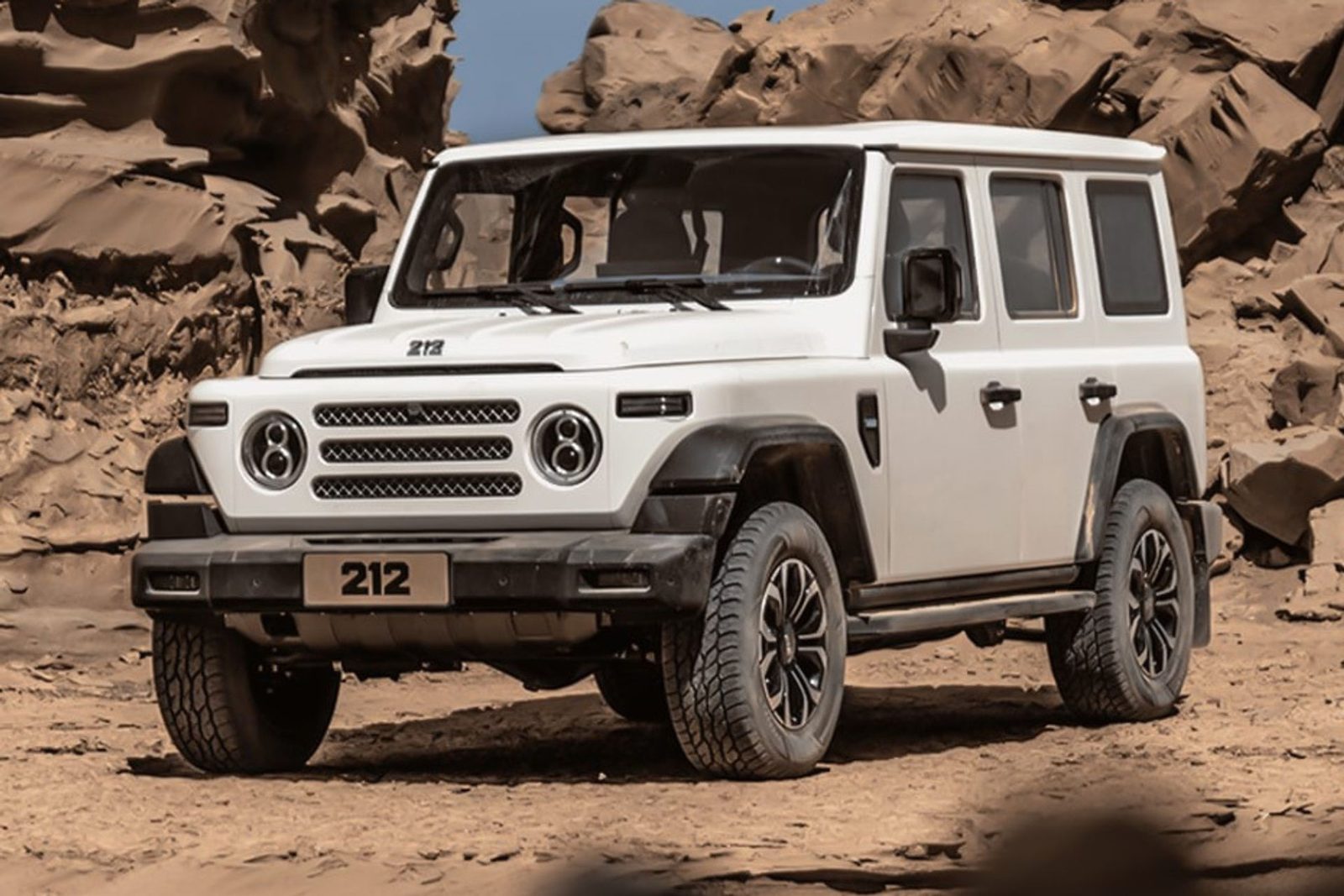 BAW 212 T01 PHEV 2026 — экстерьер, front 3q low, рынок China/import