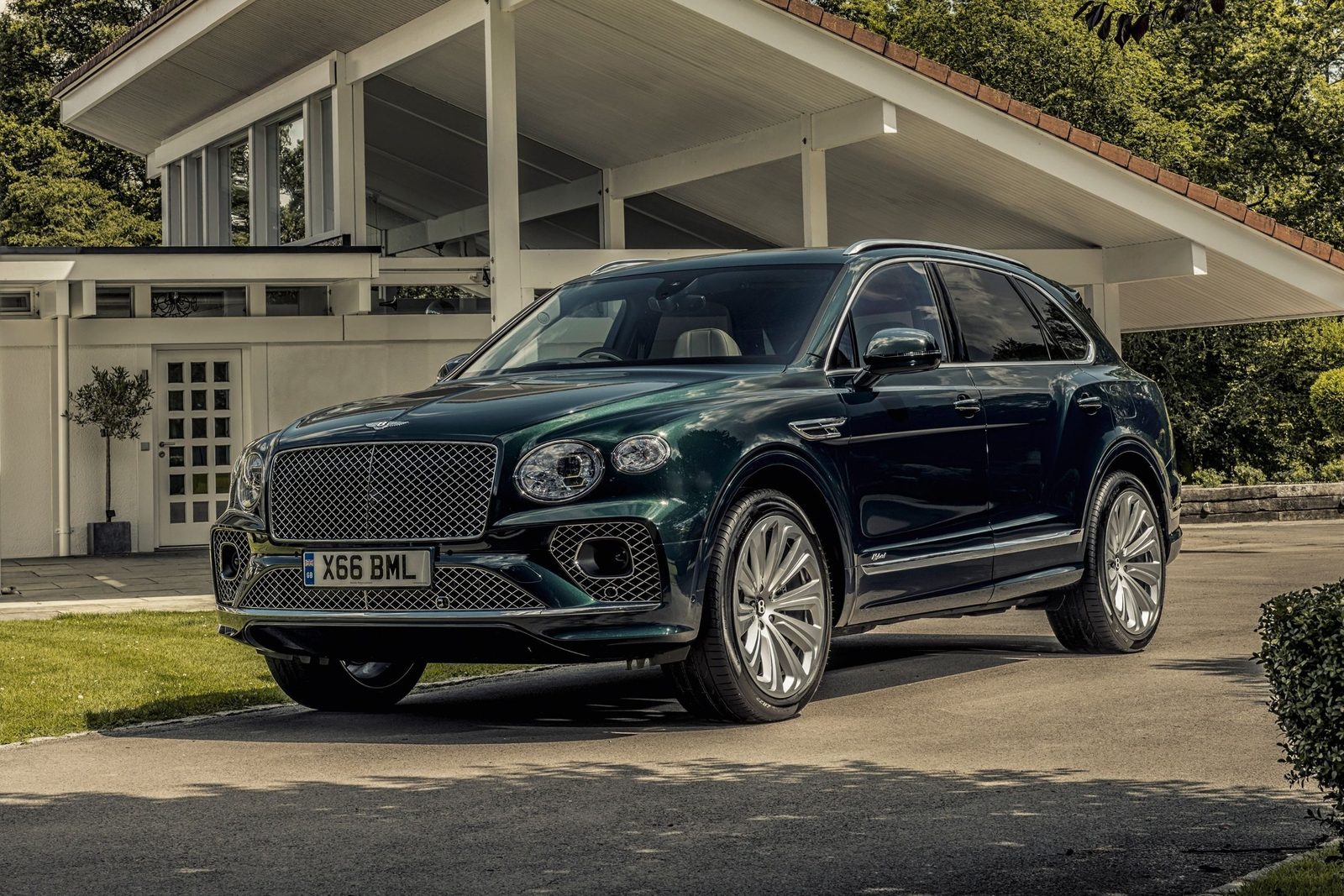 Bentley Bentayga Hybrid — фото модели
