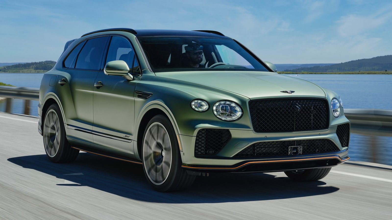 Bentley Bentayga Hybrid 2025 — экстерьер, вид сбоку, рынок Global / EV Query only