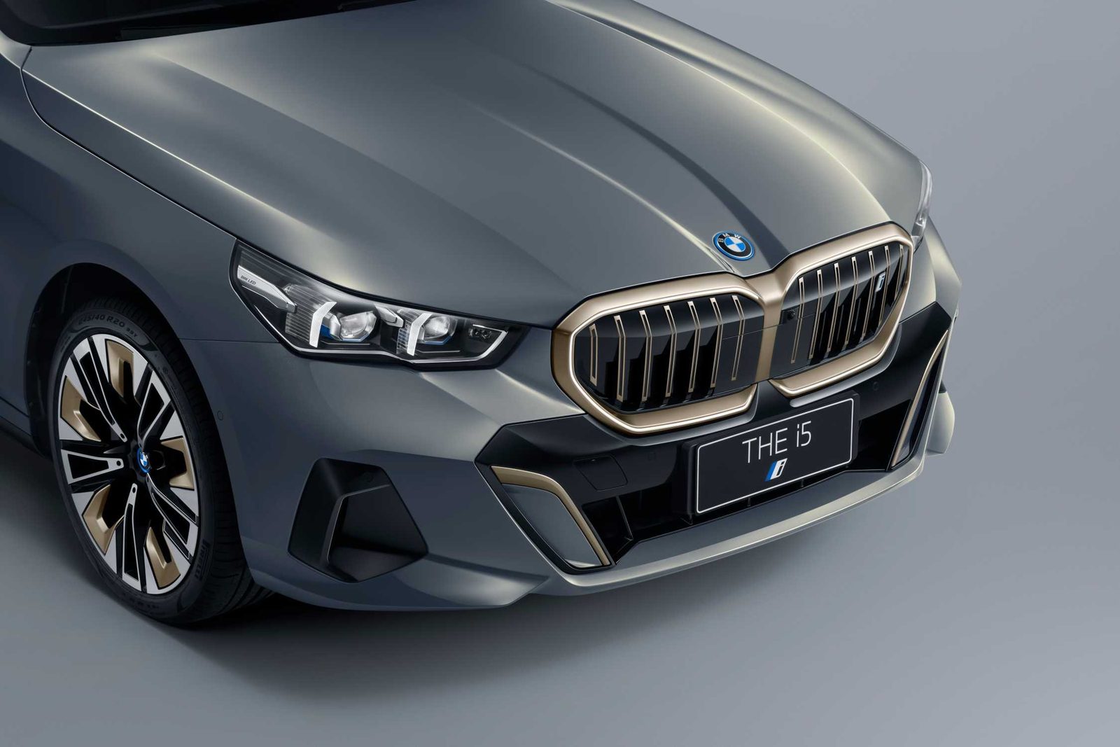 BMW i5 L China 2026 — экстерьер, front detail, рынок China