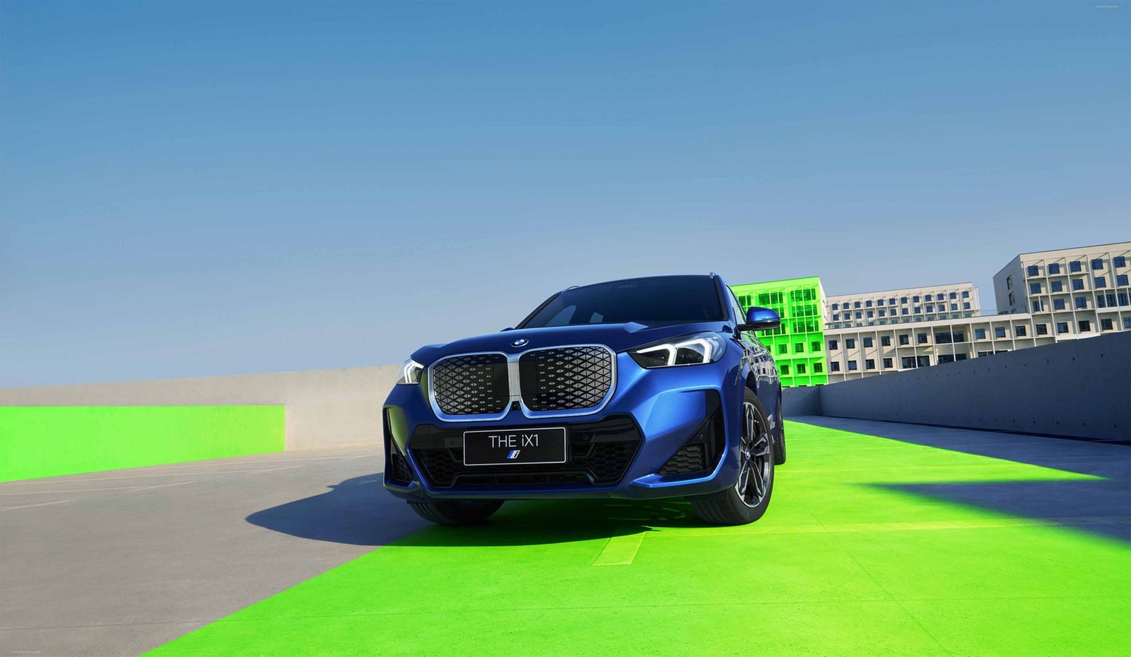 BMW iX1 China 2025 — экстерьер, вид спереди 3/4, рынок internal_mvp