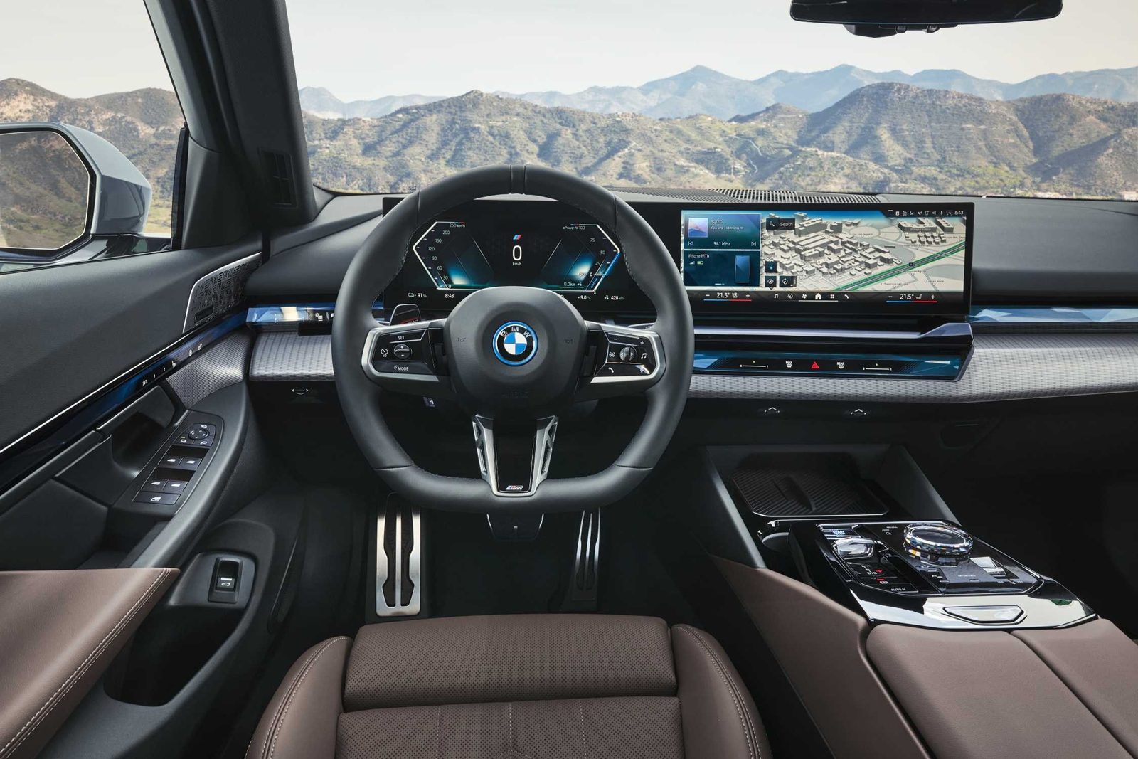 BMW i5 Global 2023 — интерьер, rear cabin, рынок Global / EV Query only