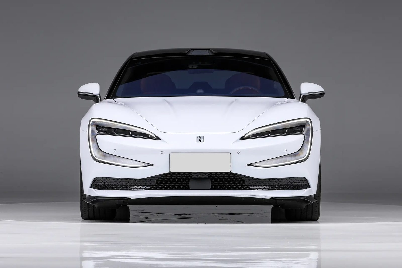 BYD Yangwang U7 EV 2025 — экстерьер, вид спереди, рынок internal_mvp