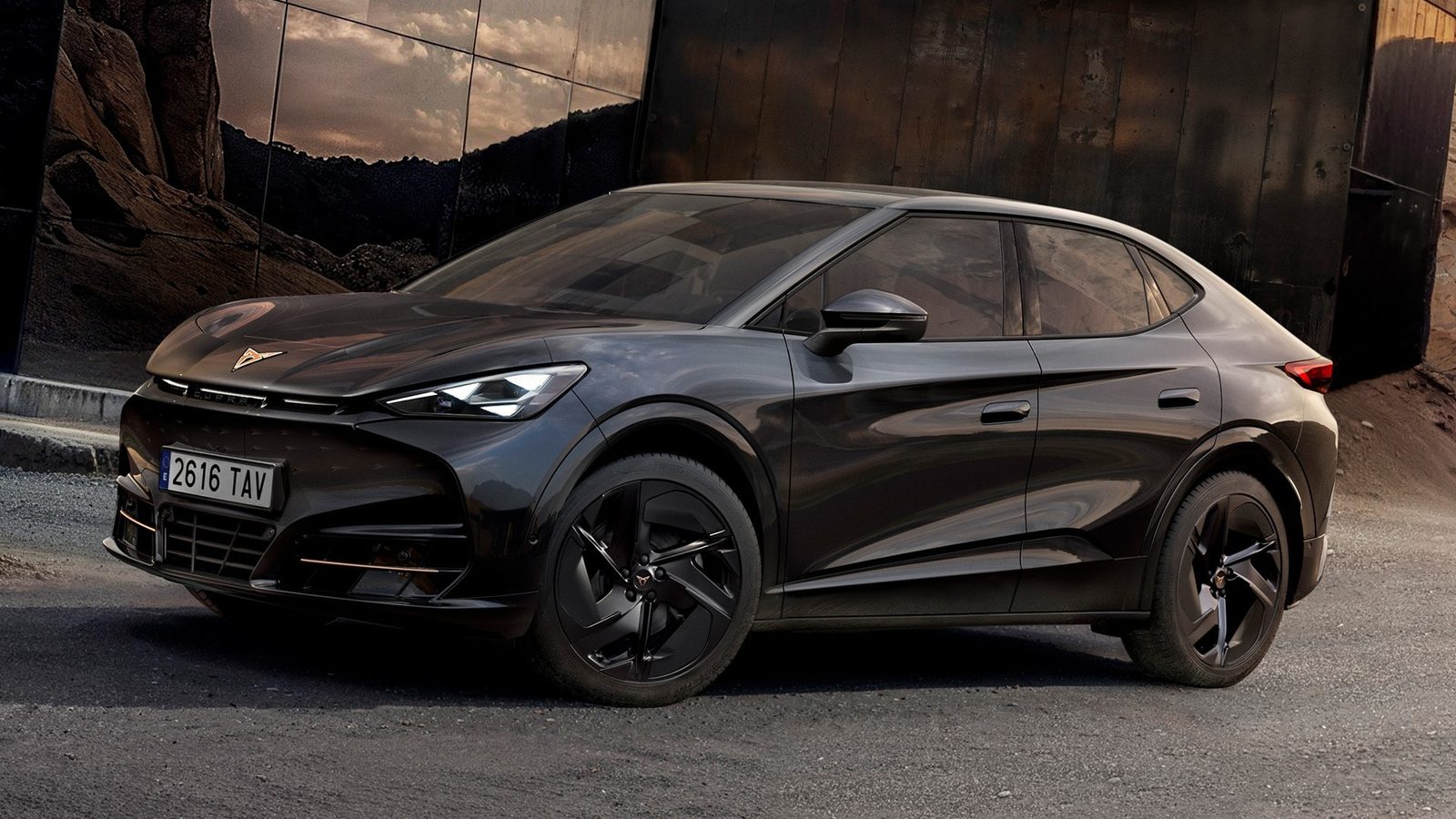 Cupra Tavascan 2024 — экстерьер, side 3q, рынок eu_reference
