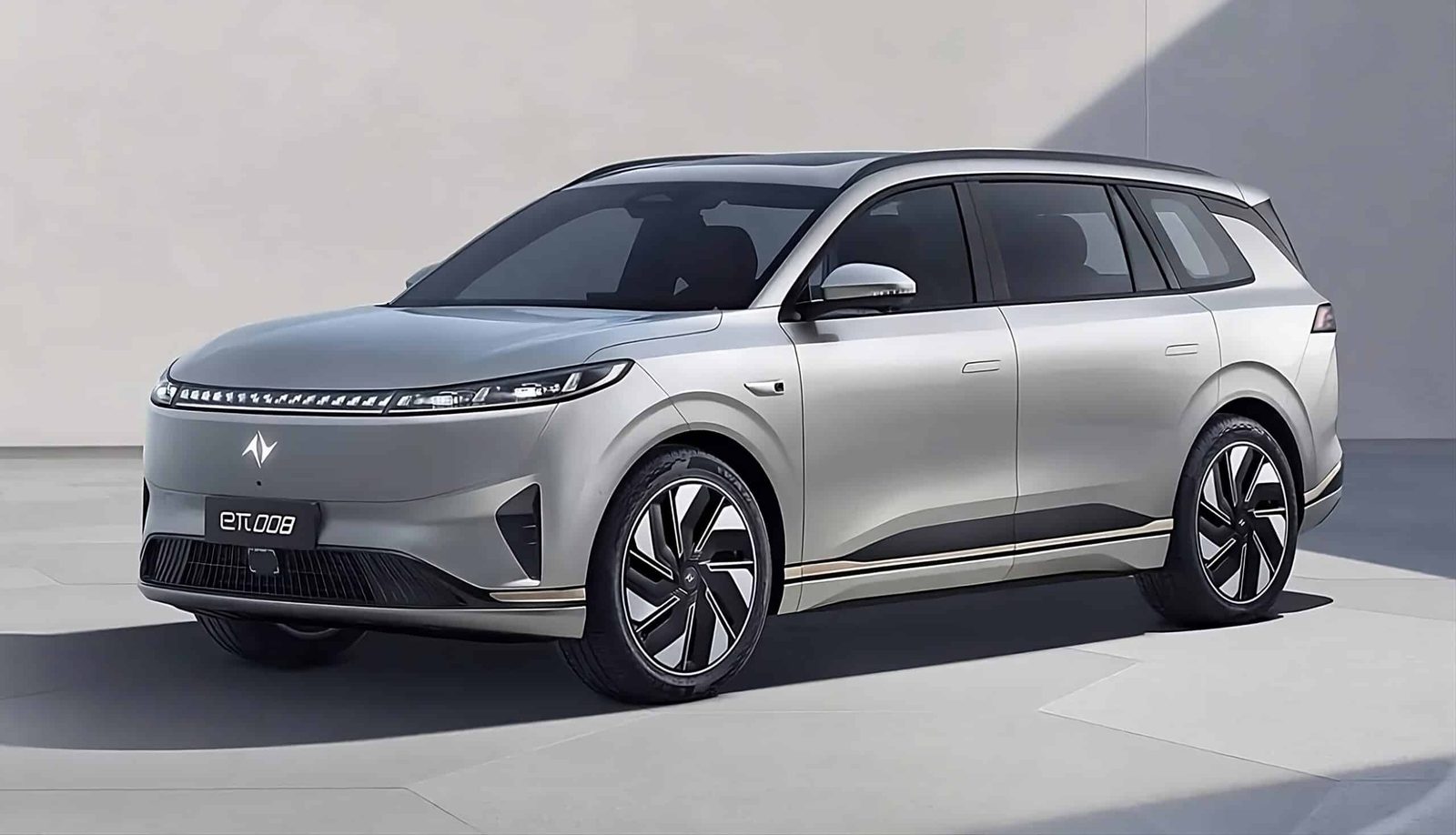 Dongfeng eπ 008 EV 2024 — главное фото модели, экстерьер, вид спереди 3/4, рынок internal_mvp