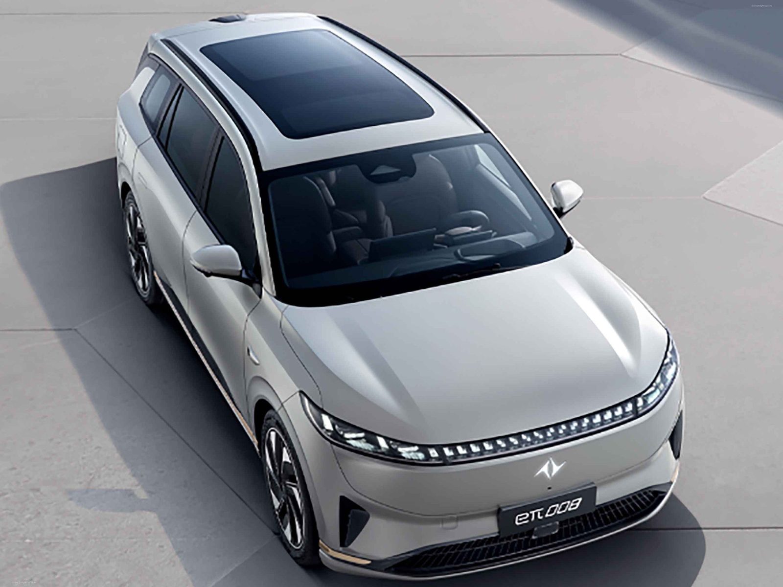 Dongfeng eπ 008 EV 2024 — экстерьер, top front 3q, рынок internal_mvp