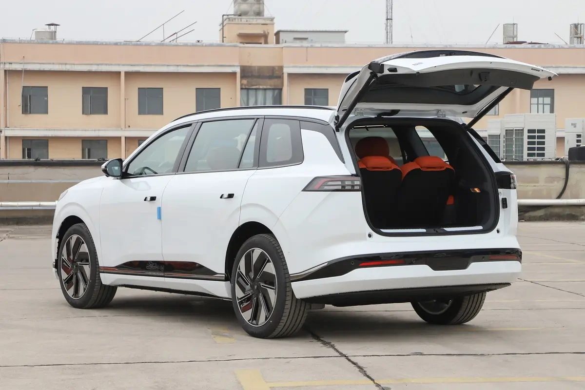 Dongfeng eπ 008 EV 2024 — экстерьер, rear hatch open, рынок internal_mvp