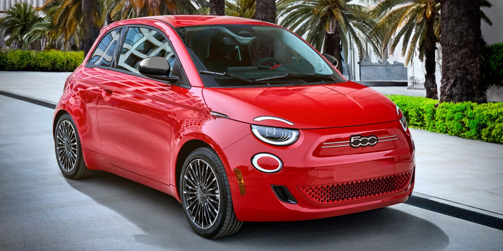 Fiat 500e 2020 — главное фото модели, экстерьер, вид спереди 3/4, рынок internal_mvp