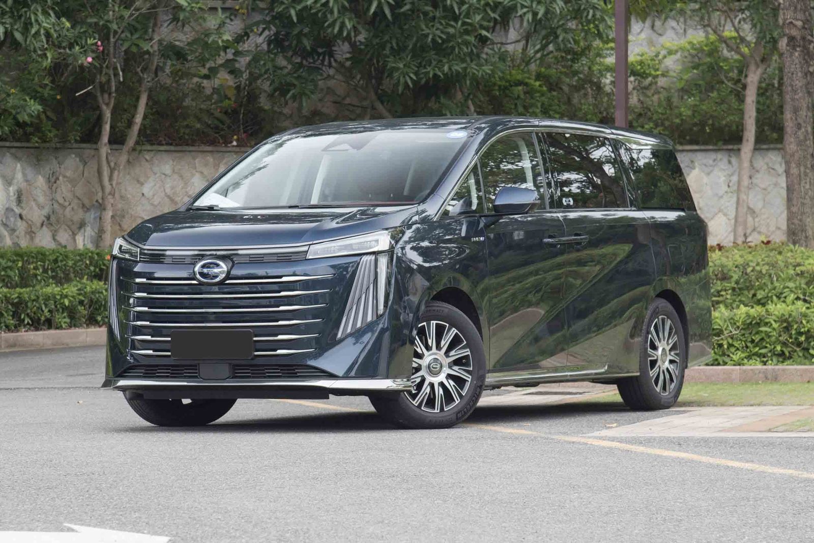GAC Trumpchi E9 PHEV 2025 — интерьер, второй ряд сидений, рынок internal_mvp