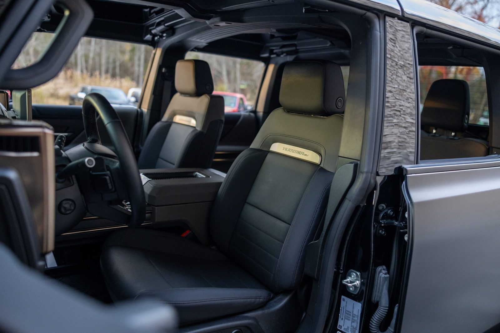 GMC Hummer EV Pickup 2022 — интерьер, второй ряд сидений, рынок internal_mvp