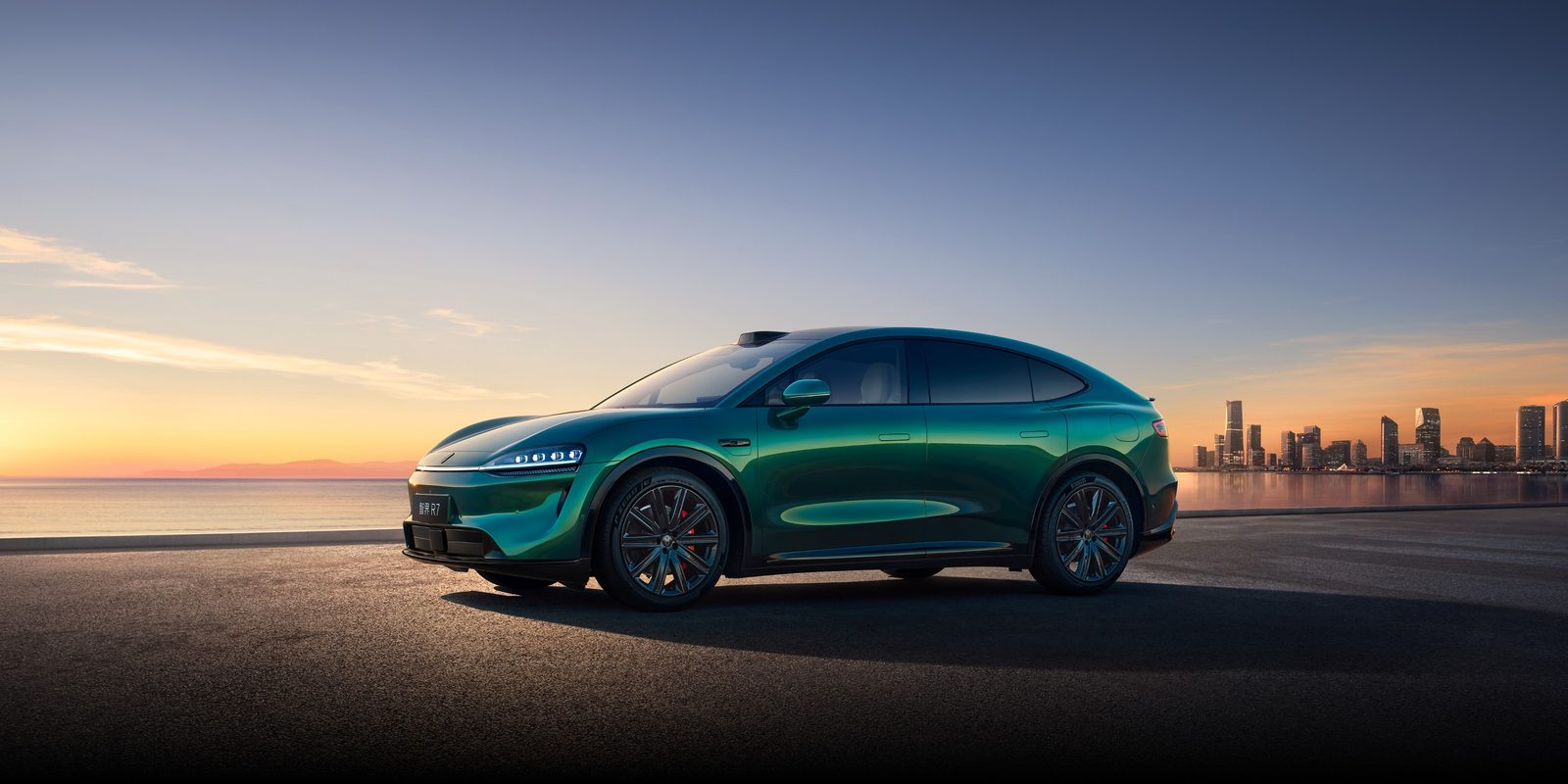 HIMA Luxeed R7 EV — фото модели
