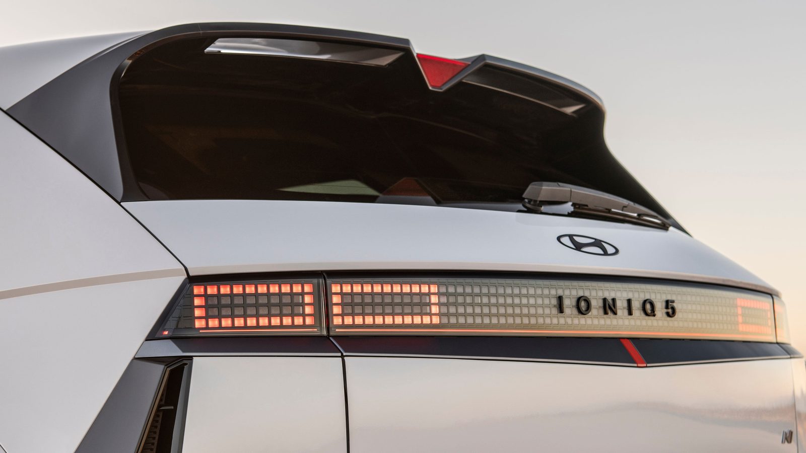 Hyundai Ioniq 5 N 2025 — экстерьер, rear lighting detail, рынок Hyundai Canada official gallery reference