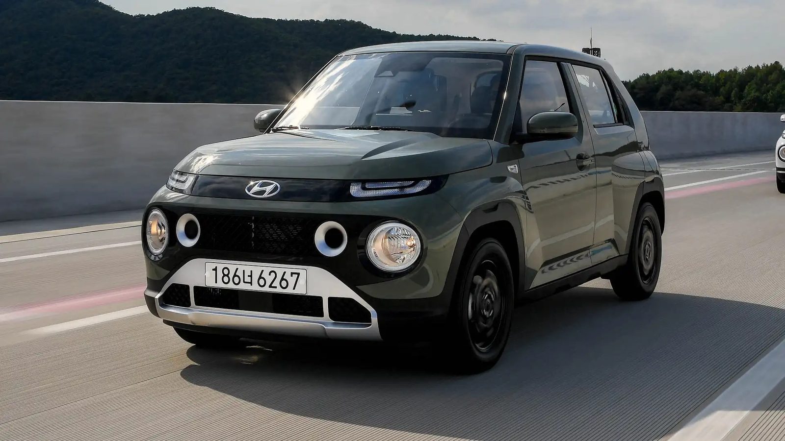 Hyundai Inster / Casper Electric 2024 — экстерьер, вид спереди 3/4, рынок internal_mvp