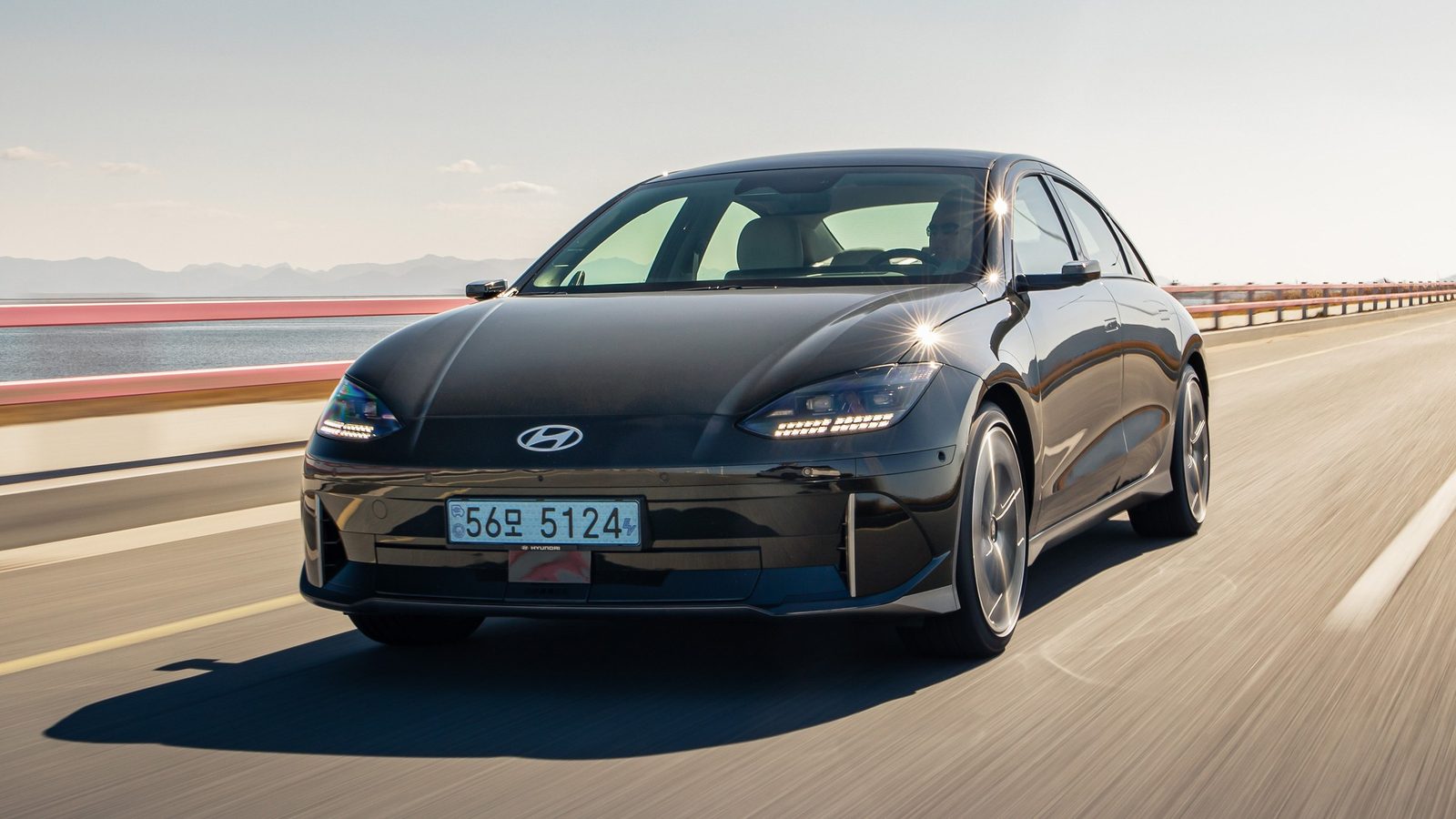 Hyundai IONIQ 6 2022 — экстерьер, вид сбоку, рынок internal_mvp