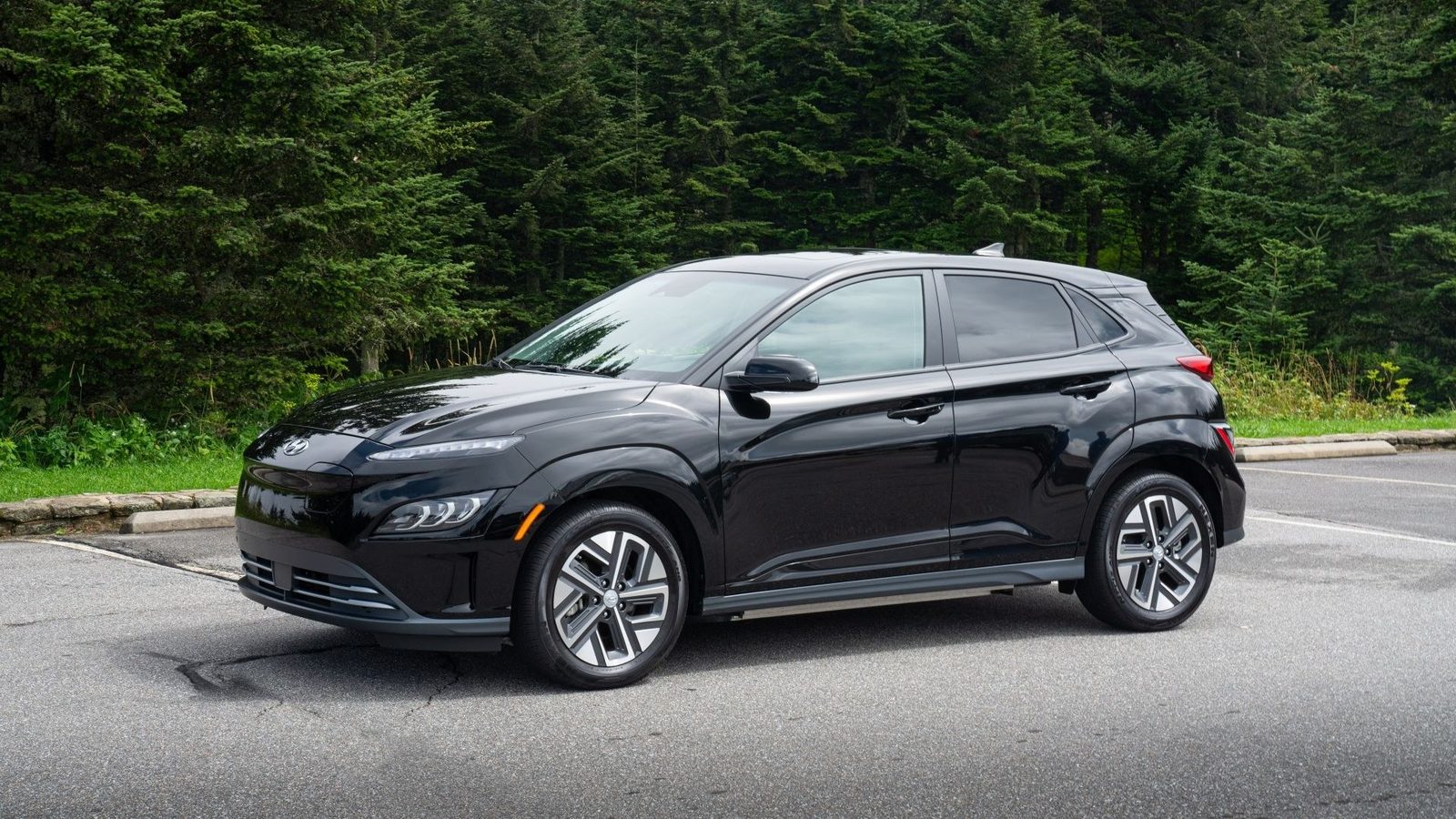 Hyundai Kona Electric 2018 — экстерьер, вид сбоку, рынок internal_mvp