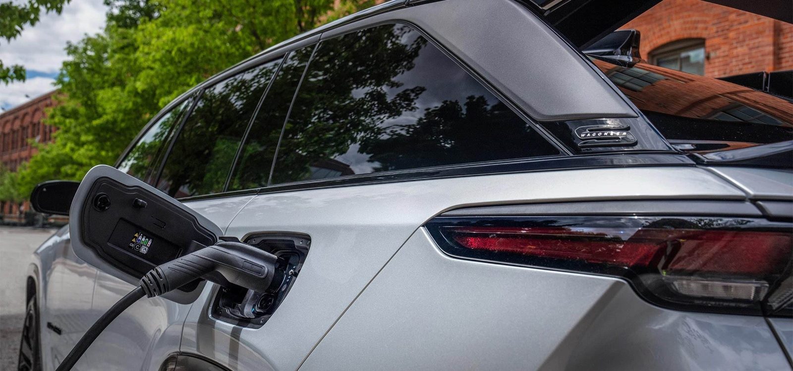 Jeep Wagoneer S 2025 — экстерьер, charging detail, рынок US official