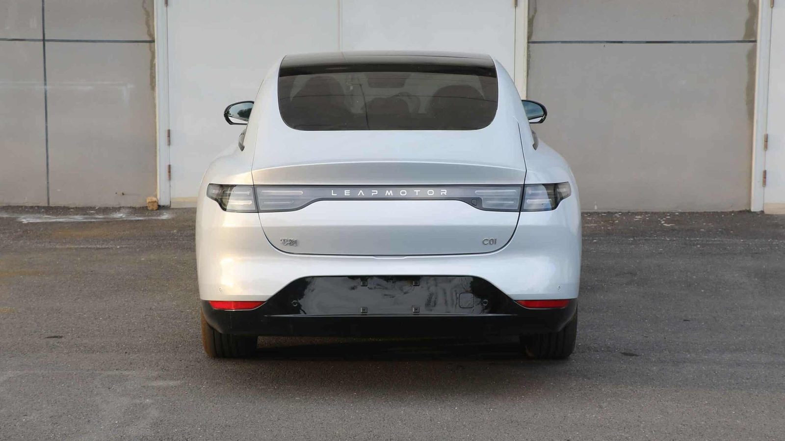 Leapmotor C01 EV 2022 — интерьер, второй ряд сидений, рынок internal_mvp