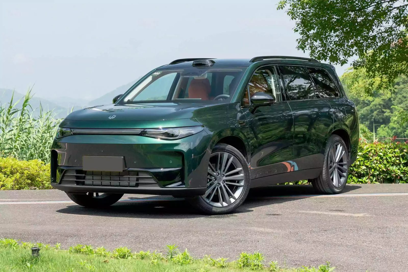 Leapmotor C16 BEV 2025 — главное фото модели, экстерьер, вид спереди 3/4, рынок internal_mvp