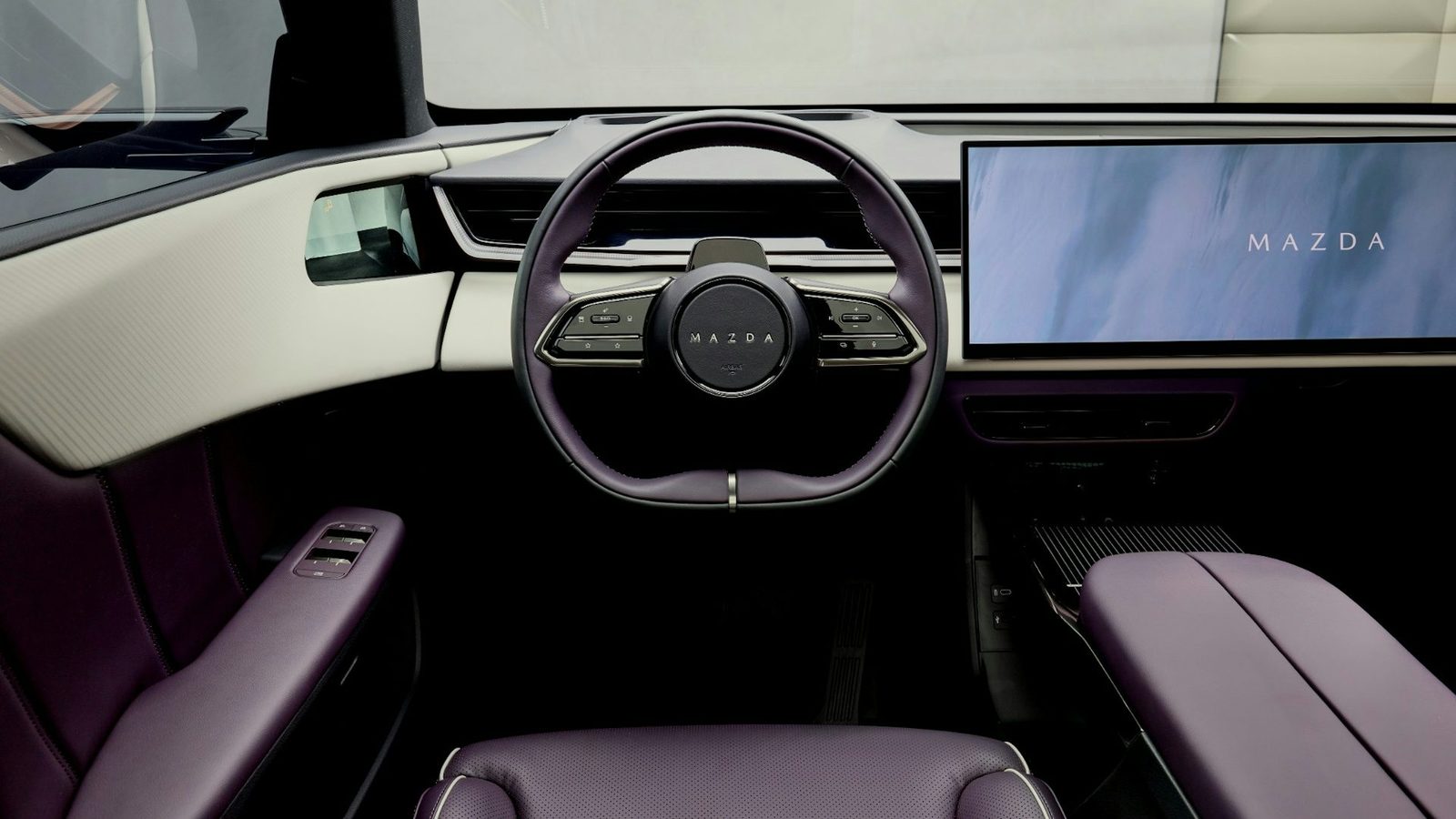 Mazda EZ-60 / CX-6e China EREV 2025 — главное фото модели, интерьер, передняя панель, рынок internal_mvp