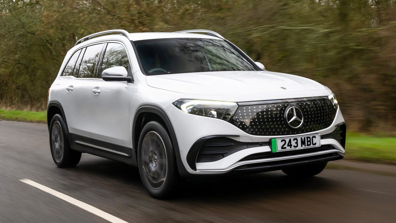 Mercedes-Benz EQB — фото модели
