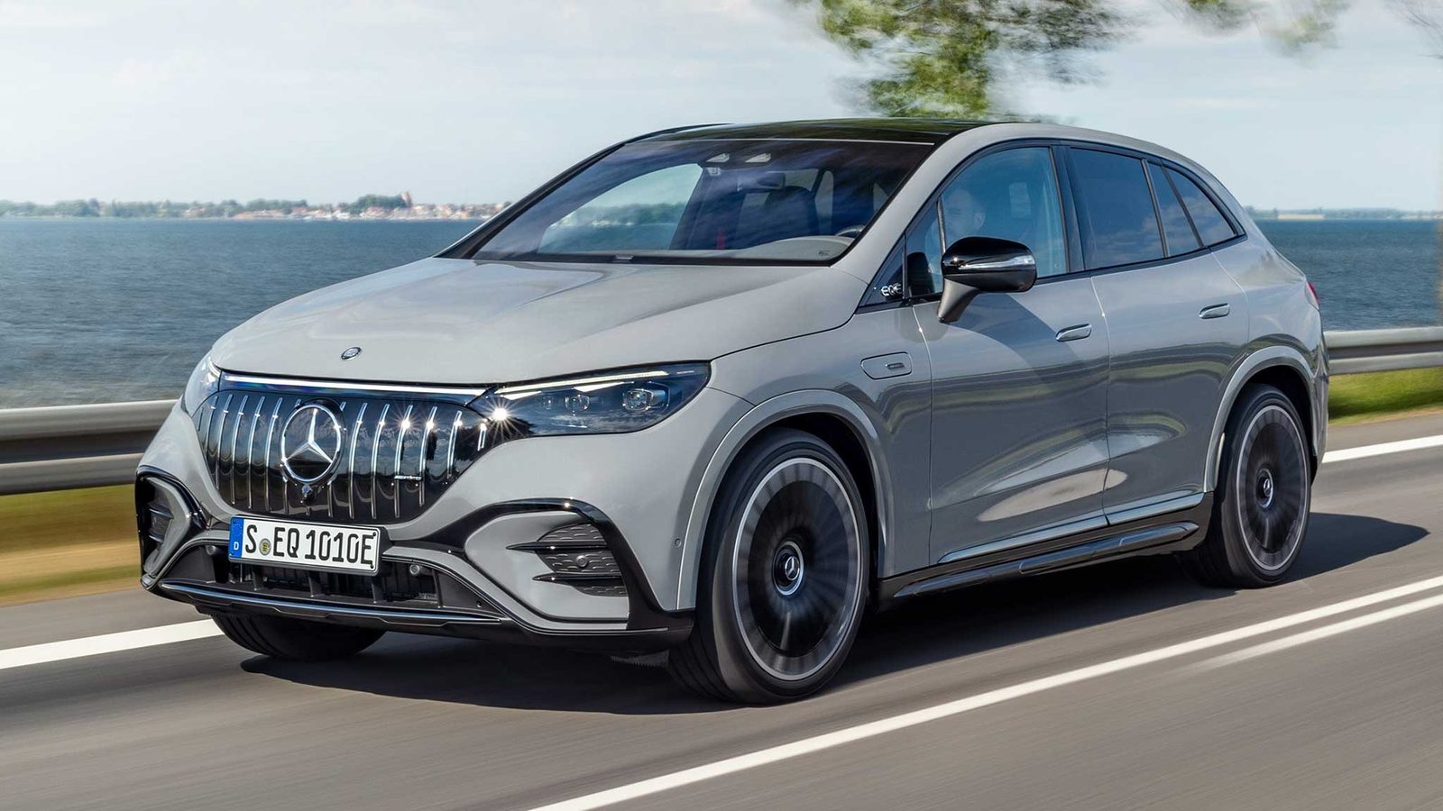 Mercedes-Benz EQE SUV AMG — фото модели