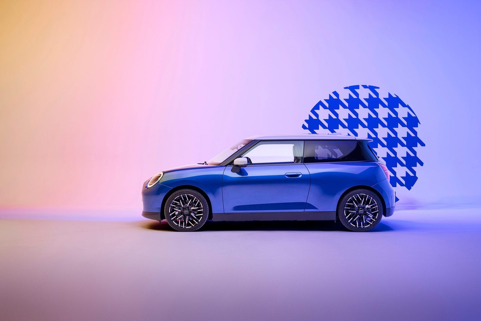 Mini Cooper Electric 2025 — экстерьер, side profile color, рынок Europe