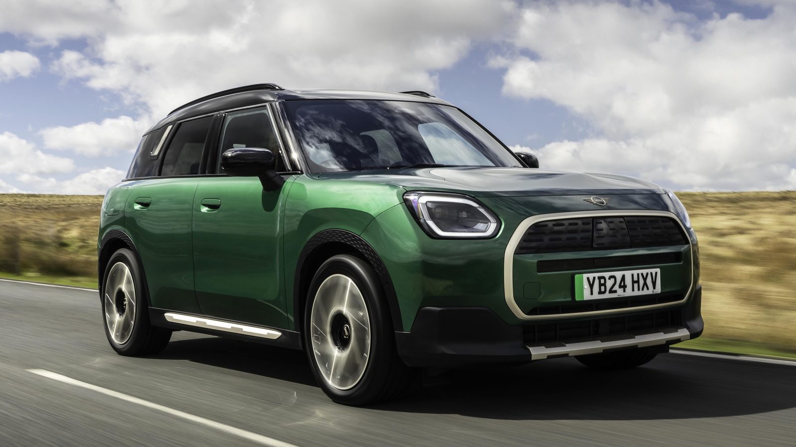 Mini Countryman Electric 2024 — главное фото модели, экстерьер, вид спереди 3/4, рынок internal_mvp