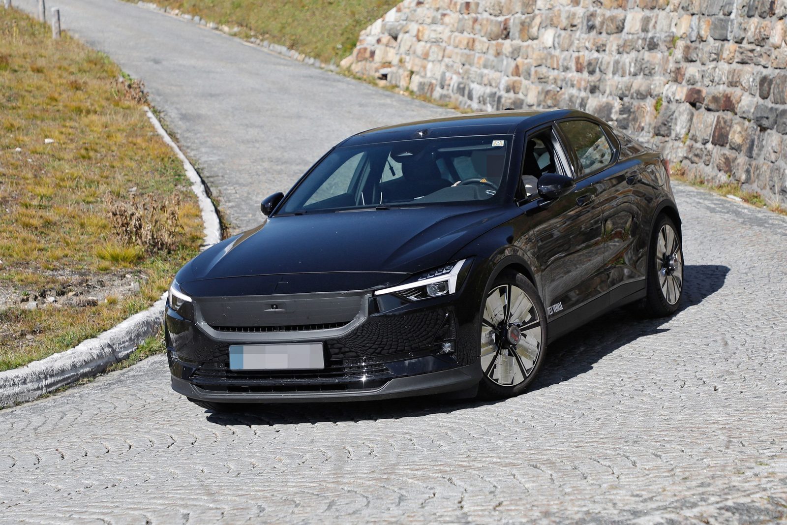 Polestar 2 2020 — экстерьер, вид сбоку, рынок internal_mvp