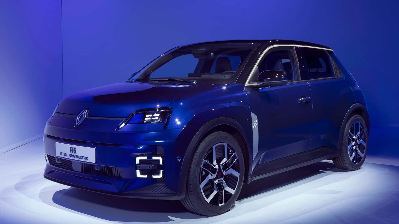 Renault 5 E-Tech Electric 2024 — экстерьер, вид сбоку, рынок internal_mvp