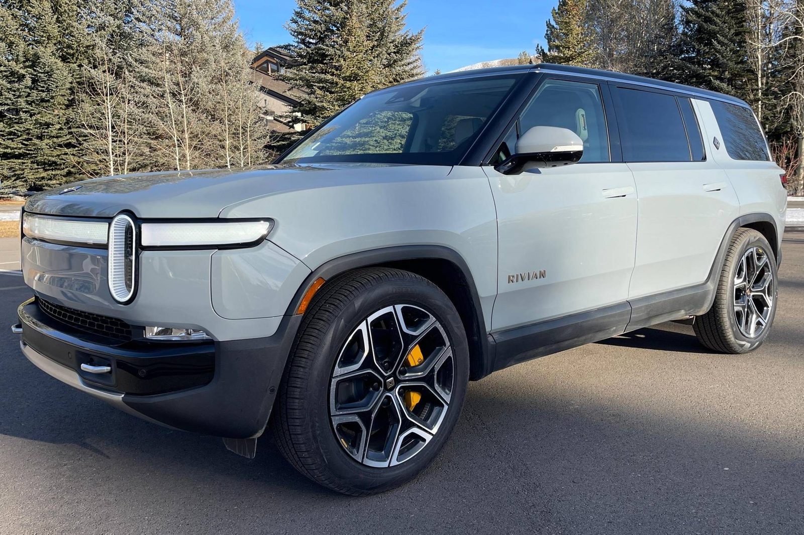 Rivian R1S 2022 — экстерьер, вид сбоку, рынок internal_mvp