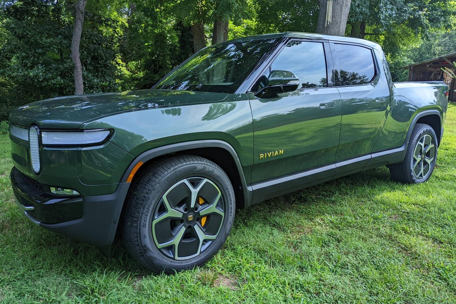 Rivian R1T 2022 — экстерьер, вид сбоку, рынок internal_mvp