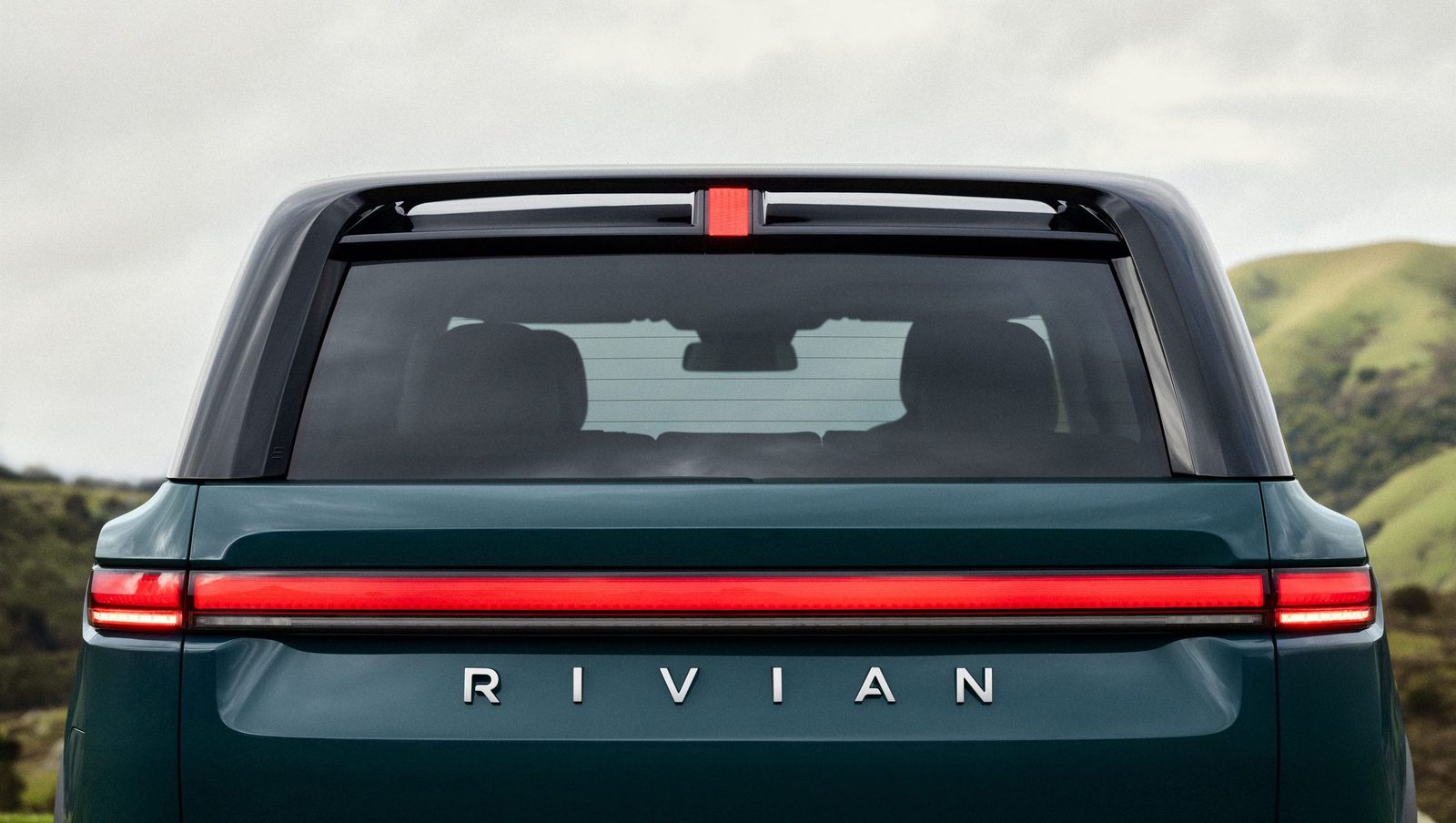 Rivian R2 2026 — экстерьер, вид сбоку, рынок internal_mvp