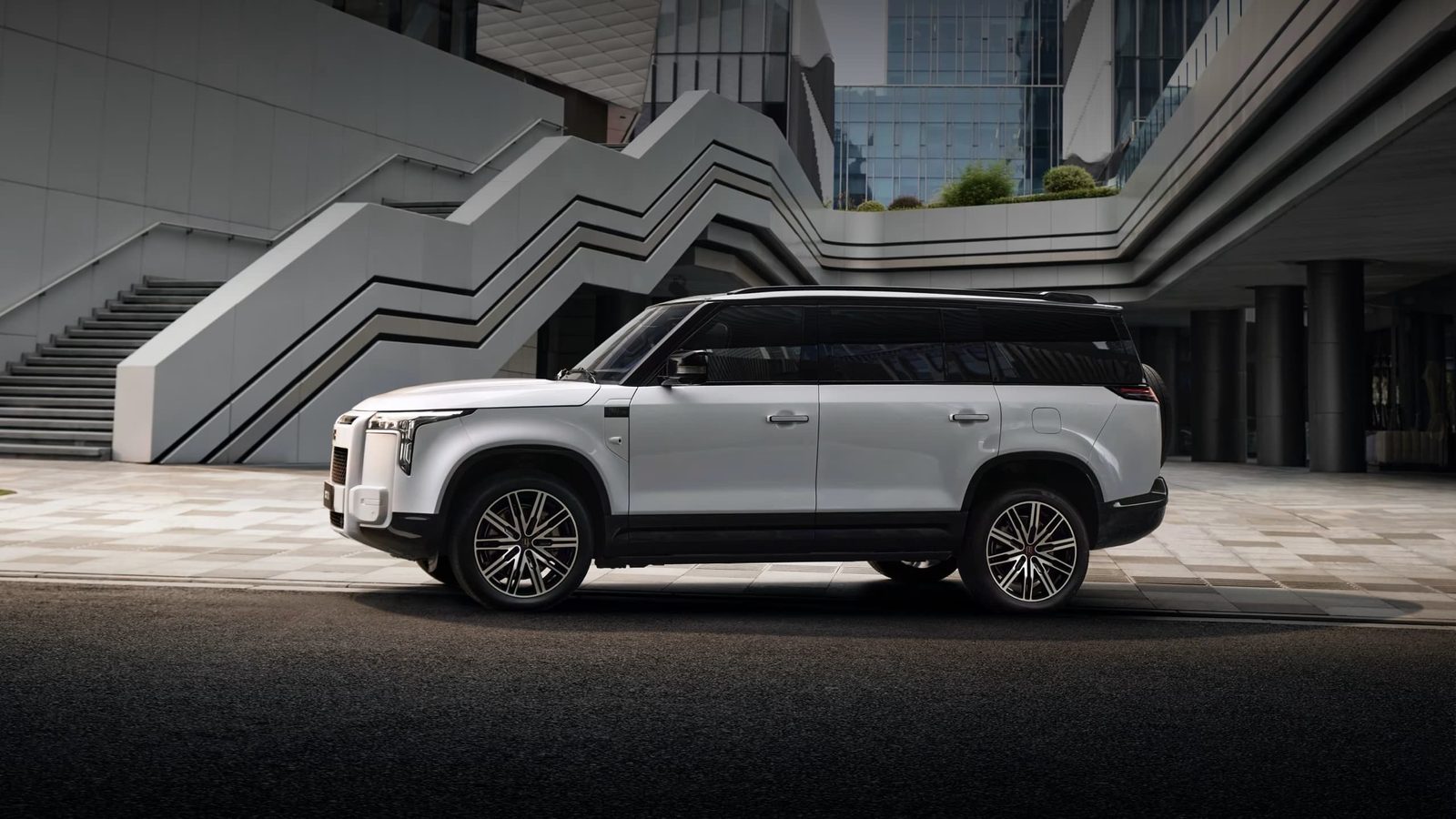 Rox Motor ADAMAS 2026 — экстерьер, urban side profile, рынок Panama / export official page