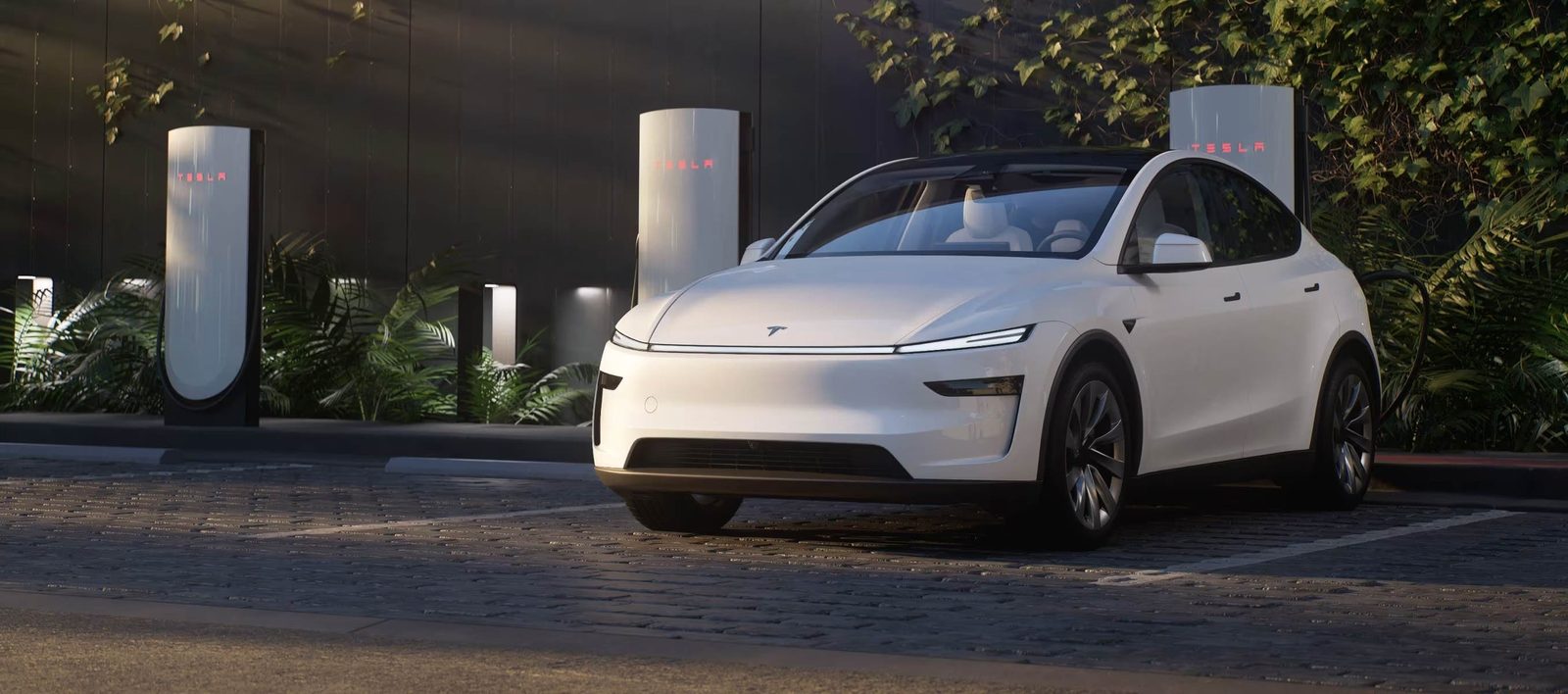 Tesla Model Y US 2025 — экстерьер, front charging, рынок US