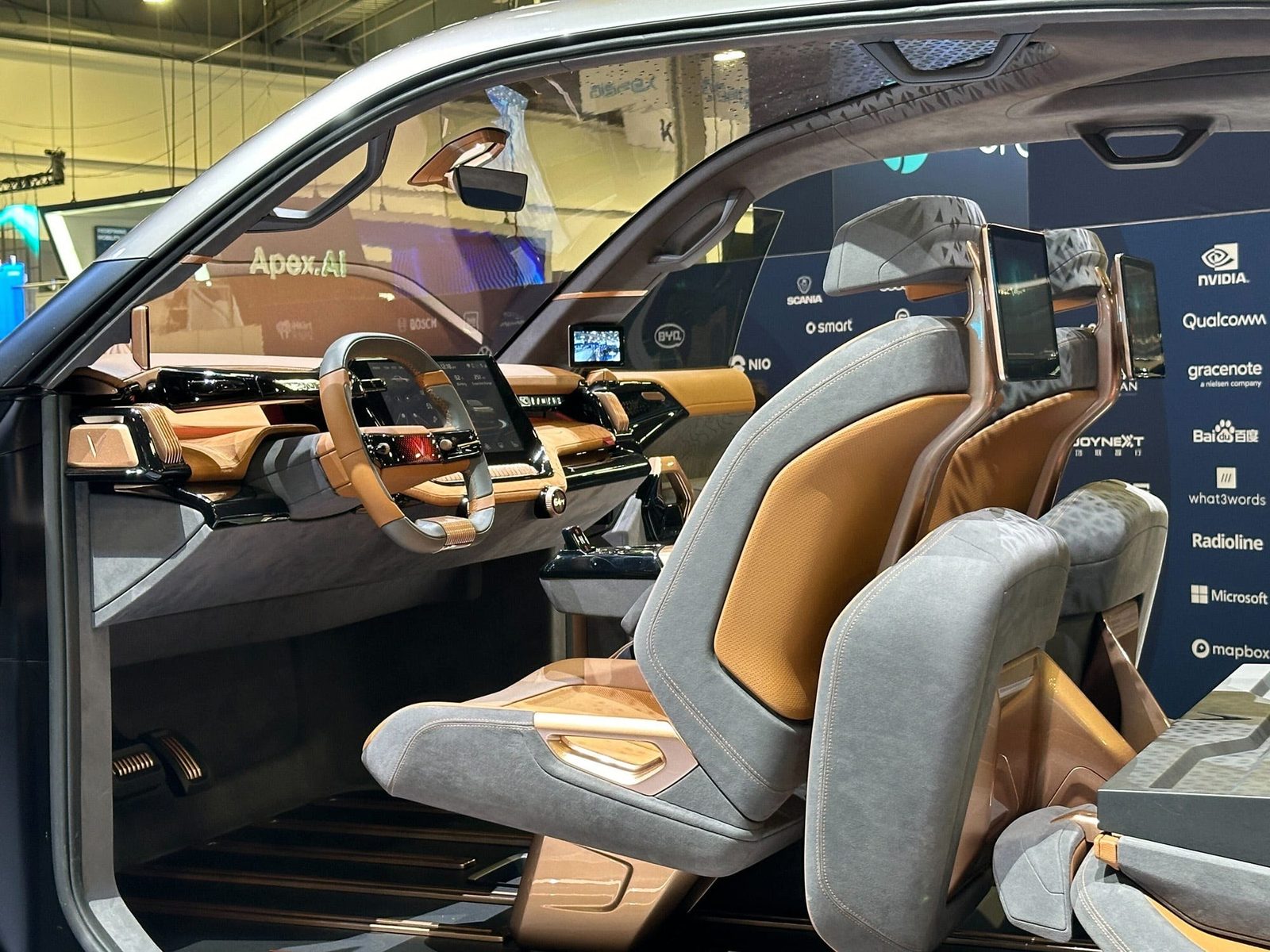 VinFast VF Wild Concept 2024 — главное фото модели, интерьер, передняя панель, рынок global