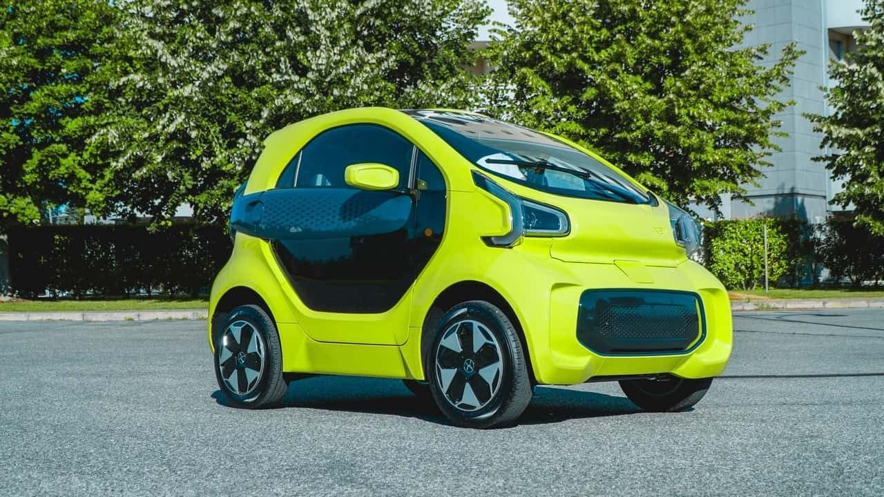 XEV YOYO 2021 — экстерьер, front 3q green, рынок Europe microcar reference